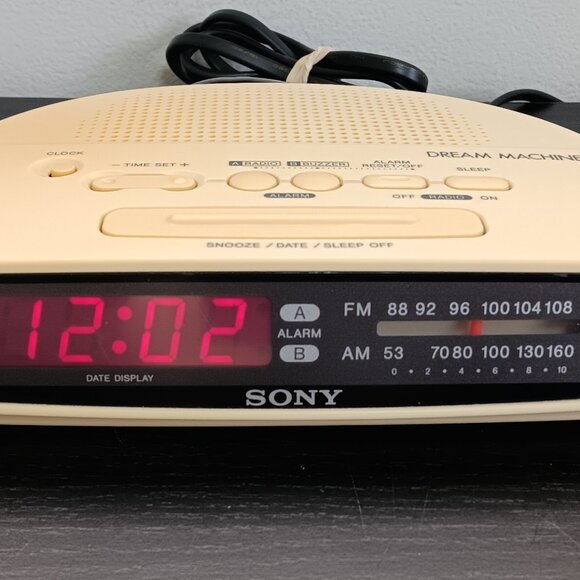 Vintage Sony Dream Machine - Alarm Clock Radio - Biege - Picture 1 of 5